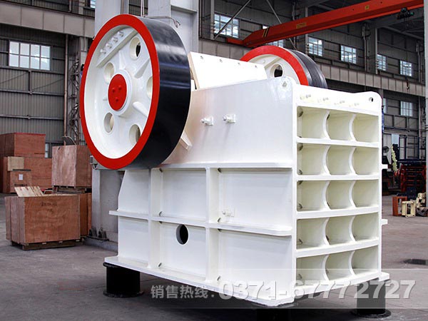 砼路面移動(dòng)破碎機(jī)破碎原理，工作原理