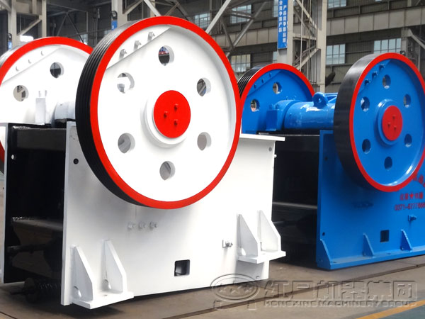 鑄鋼顎式破碎機(jī)價(jià)格多少錢(qián)一臺(tái)