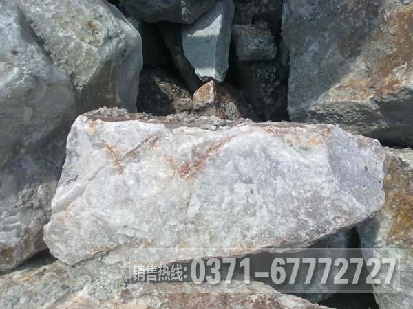 石英石制砂生產(chǎn)線(xiàn)組建方法、所需設(shè)備、工藝流程介紹