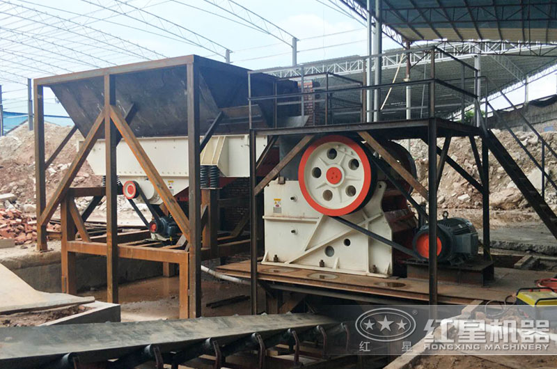 顎式碎石機(jī)工作現(xiàn)場圖片 顎式碎石機(jī)工作現(xiàn)場圖片