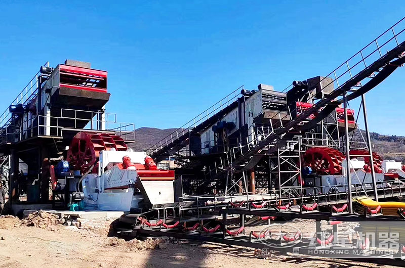 3臺洗砂機聯(lián)合作業(yè) 3臺洗砂機聯(lián)合作業(yè)