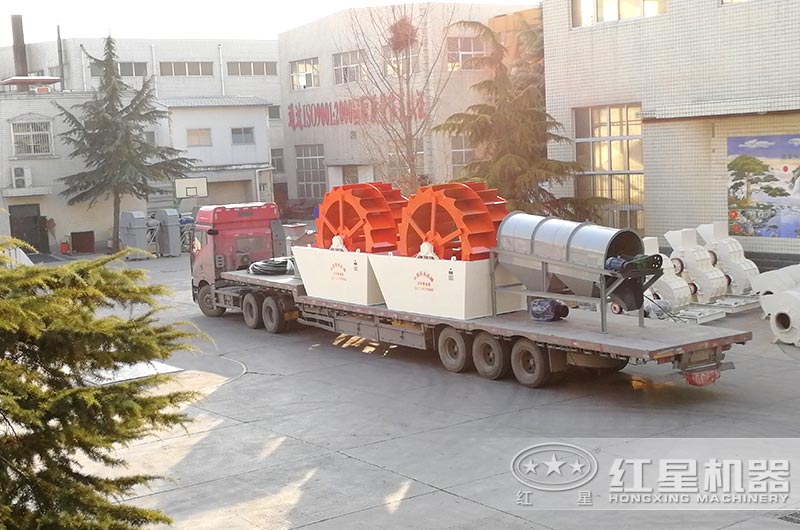 輪式洗砂機裝車準備發(fā)貨 輪式洗砂機裝車準備發(fā)貨