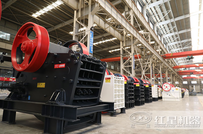 顎式硬巖破碎機(jī)圖片