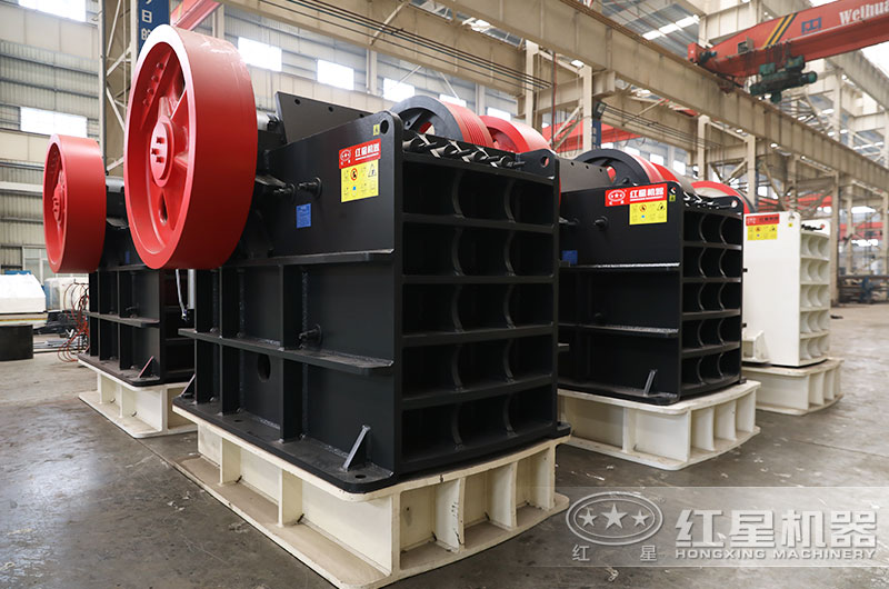 顎式鐵礦石破碎機(jī)圖片 顎式鐵礦石破碎機(jī)圖片