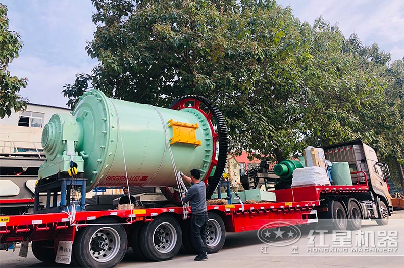 球磨機選礦設(shè)備發(fā)貨現(xiàn)場