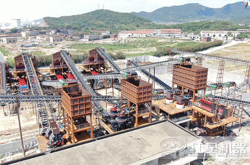 時產(chǎn)3000噸的破碎機工作現(xiàn)場圖片 時產(chǎn)3000噸的破碎機工作現(xiàn)場圖片