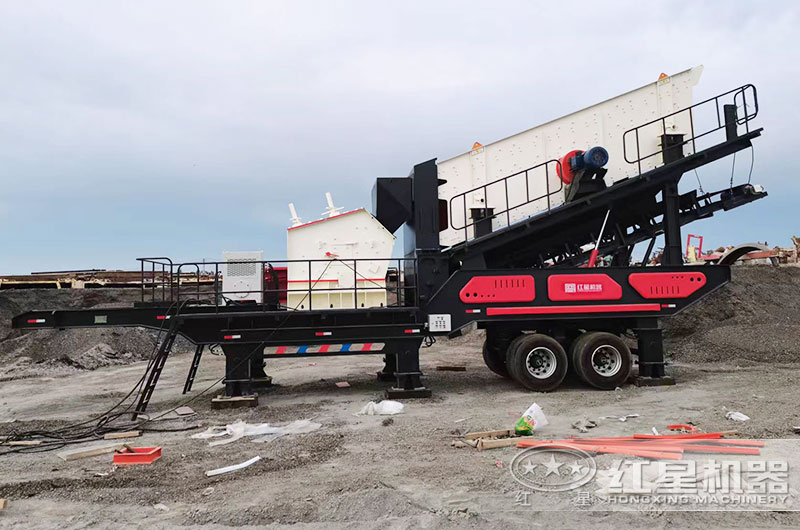 移動(dòng)反擊式粉碎機(jī)圖片