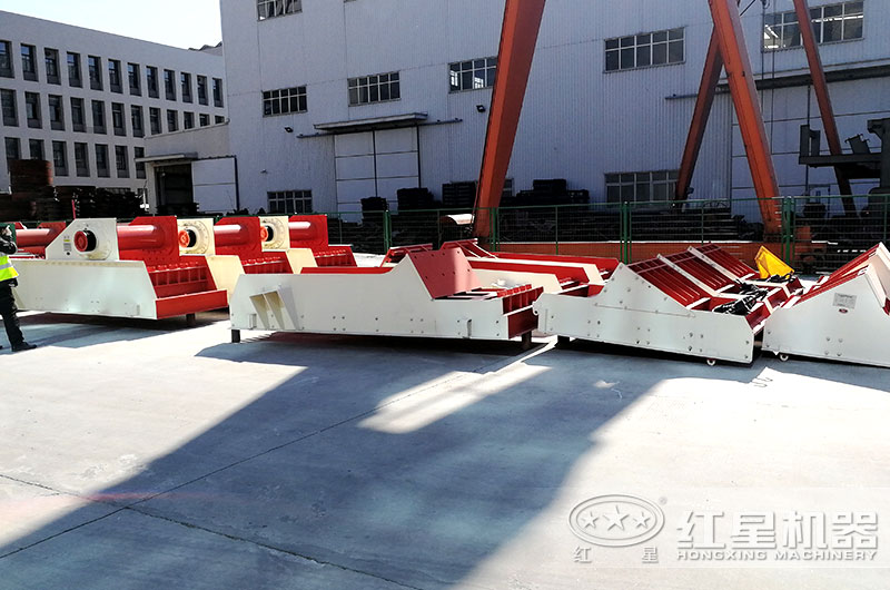 振動(dòng)給料機(jī)現(xiàn)貨供應(yīng)，型號(hào)全