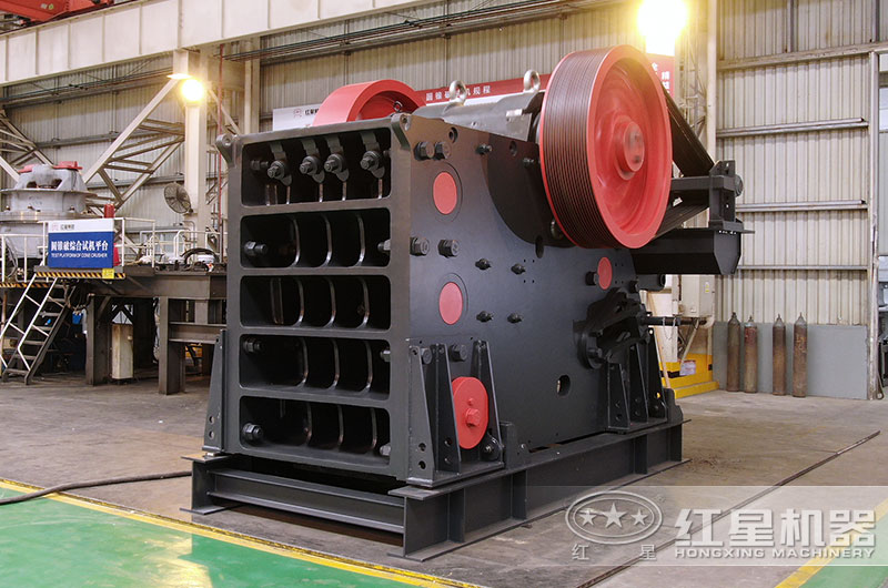 顎式碎石機(jī)圖片 顎式碎石機(jī)圖片