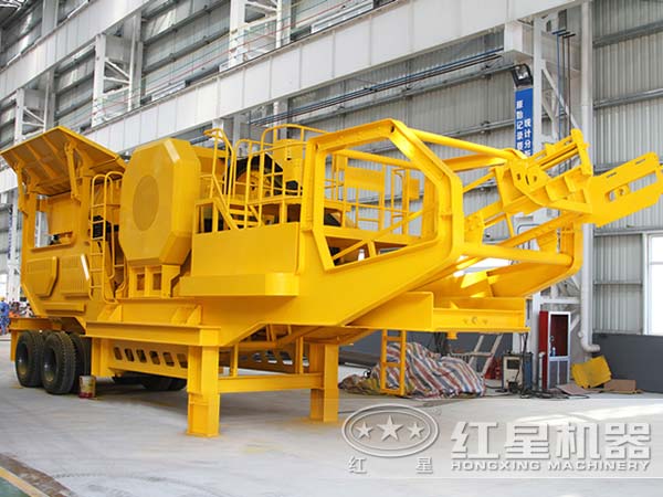 采石場選用移動(dòng)破碎站是履帶好？還是輪胎好？