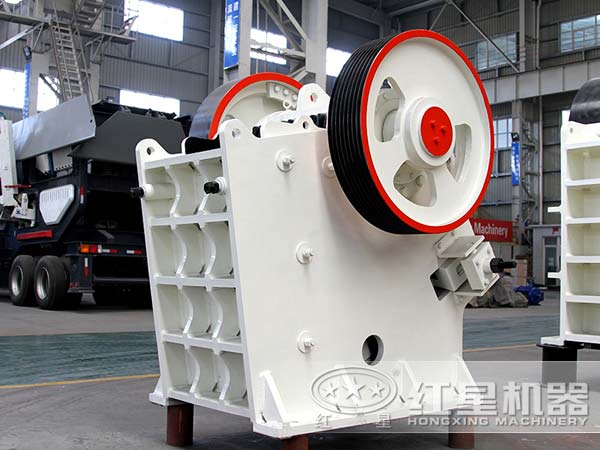 46鄂式碎石機一臺多少錢？預期產(chǎn)值可達多少噸？