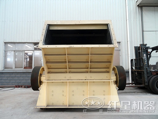 1315反擊式破碎機(jī)時產(chǎn)量可達(dá)多少噸？