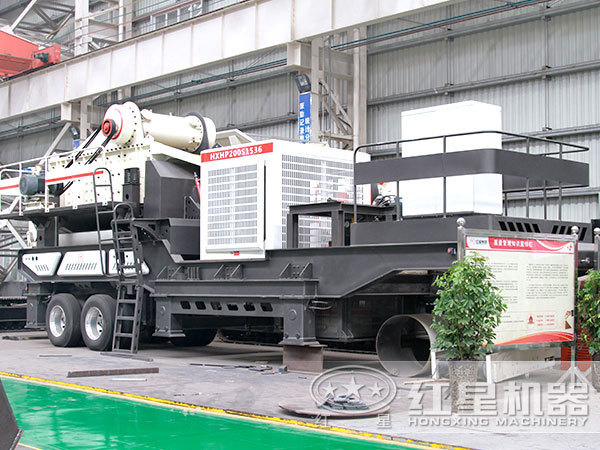 還在延用傳統(tǒng)碎石機(jī)？現(xiàn)在都時(shí)興用流動(dòng)碎石機(jī)啦，還不趕緊上車