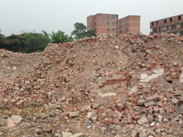 破碎磚渣用什么機械？建議使用錘式粉碎機