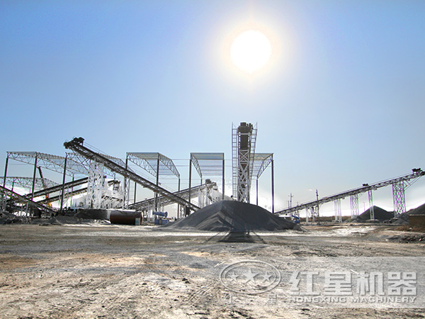 河北一大型石頭破碎機(jī)生產(chǎn)線客戶(hù)現(xiàn)場(chǎng)