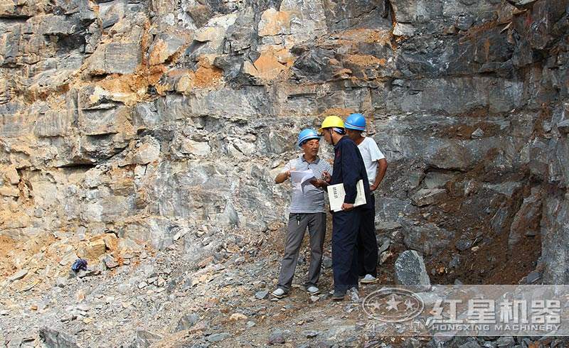 紅星技術(shù)人員現(xiàn)場(chǎng)指導(dǎo)客戶