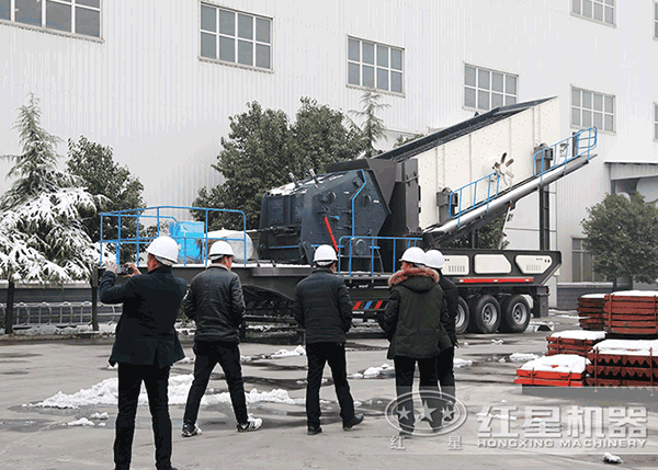 技術(shù)經(jīng)理陪同山西用戶考察設備