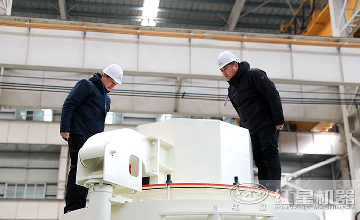 山西用戶(hù)來(lái)廠(chǎng)參考察觀打砂機(jī)設(shè)備