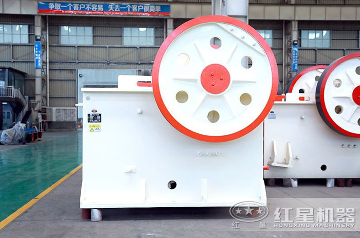 從破碎石頭到洗沙需要用幾套設(shè)備？全套配置下來多少錢？