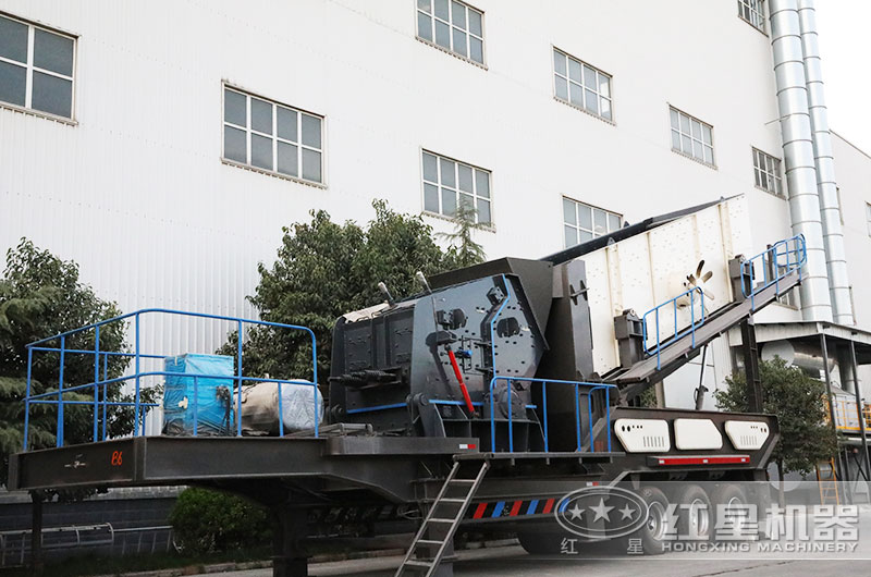 如何快速把石頭打碎，這款移動石頭碎石機(jī)可以幫您實(shí)現(xiàn)