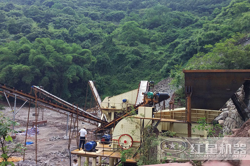 時產(chǎn)100噸石灰石破碎生產(chǎn)客戶現(xiàn)場