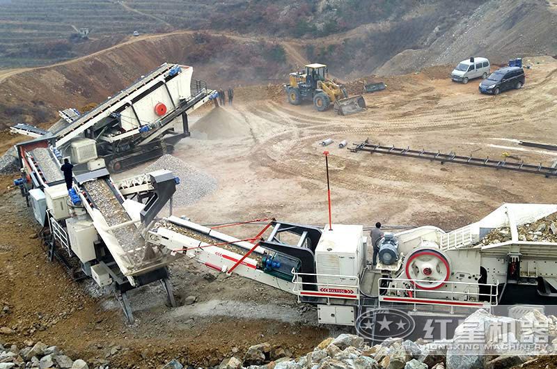 紅星移動(dòng)碎石機(jī)作業(yè)客戶現(xiàn)場(chǎng)
