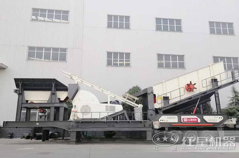 與給料機(jī)、破碎機(jī)一起搭載的新型車載可移動篩砂機(jī)