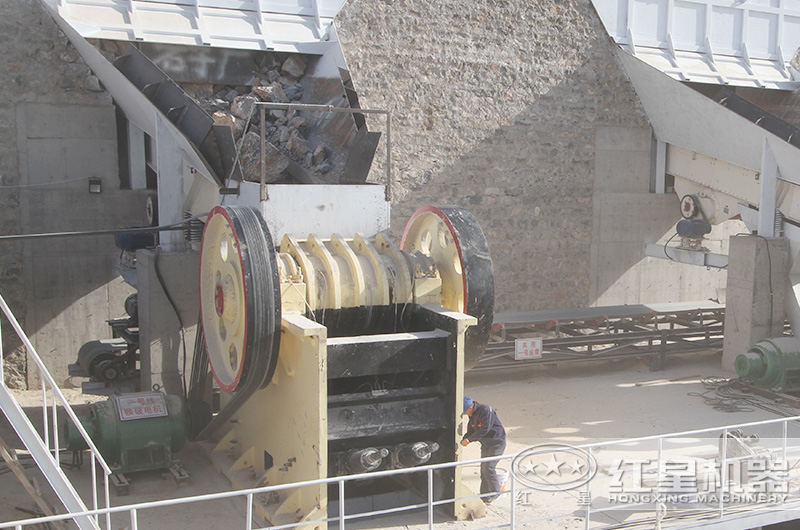 時產(chǎn)1000噸的鄂破機下料口多大，有哪些型號？