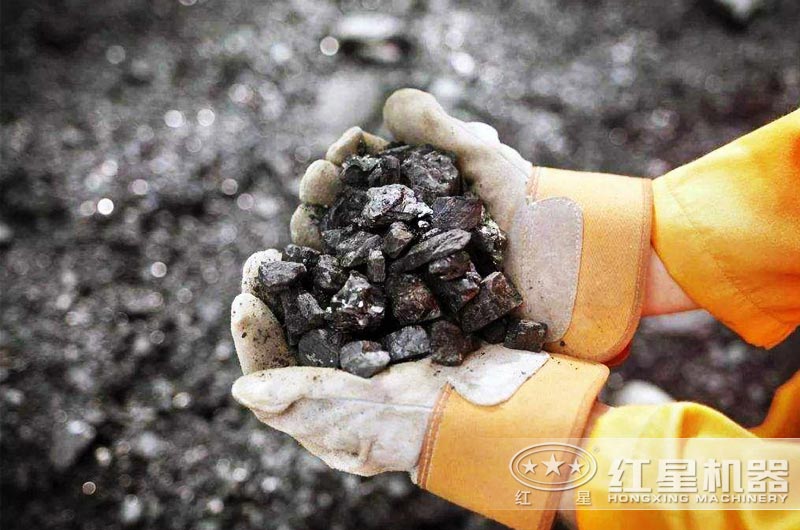 破碎鐵礦石選用哪種破碎機(jī)好？（時(shí)產(chǎn)要求在100-300噸 ）