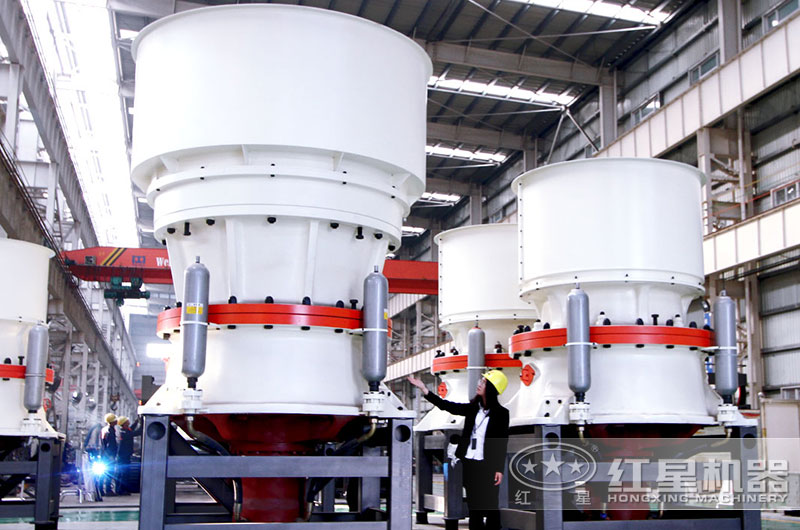 多種型號(hào)單缸圓錐破碎機(jī)生產(chǎn)車間