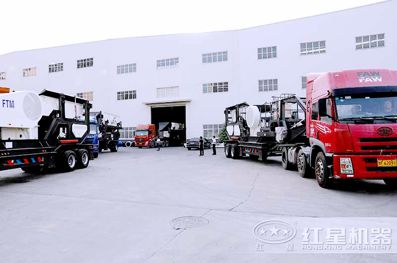 移動制造石子機、沙子機陸續(xù)發(fā)貨