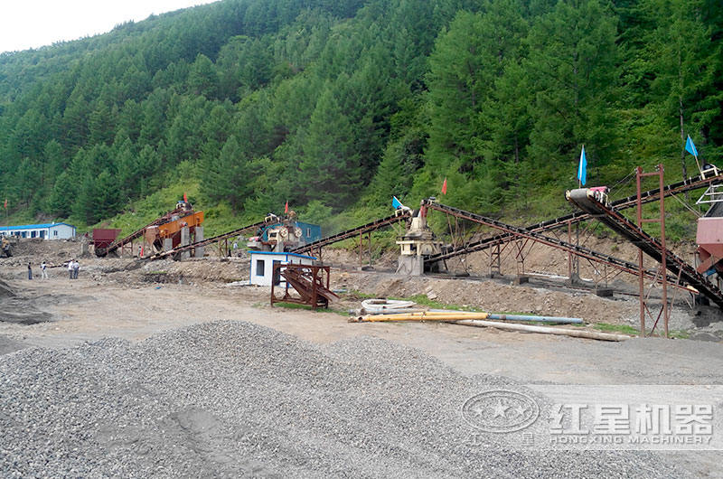 日產(chǎn)200噸的制沙機多少錢一臺？有沒有移動的？