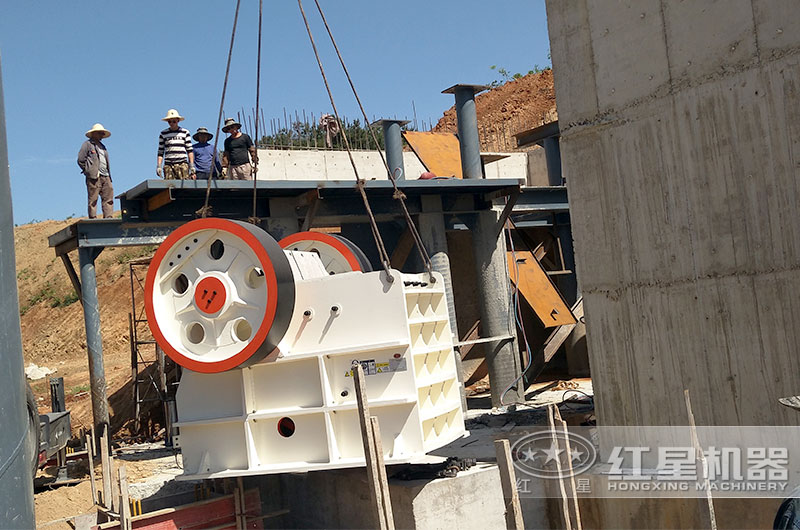 大型石場一般用什么破碎機？這里有現(xiàn)場視頻，有圖有真相