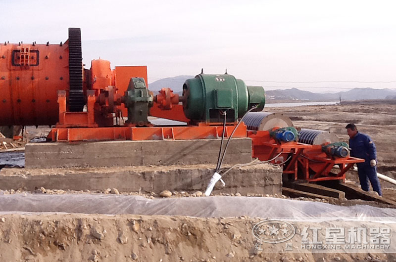 河沙磁選機(jī)作業(yè)現(xiàn)場(chǎng)