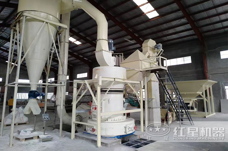 有沒(méi)有磨粉機(jī)現(xiàn)場(chǎng)工作視頻？多少錢(qián)一臺(tái)？