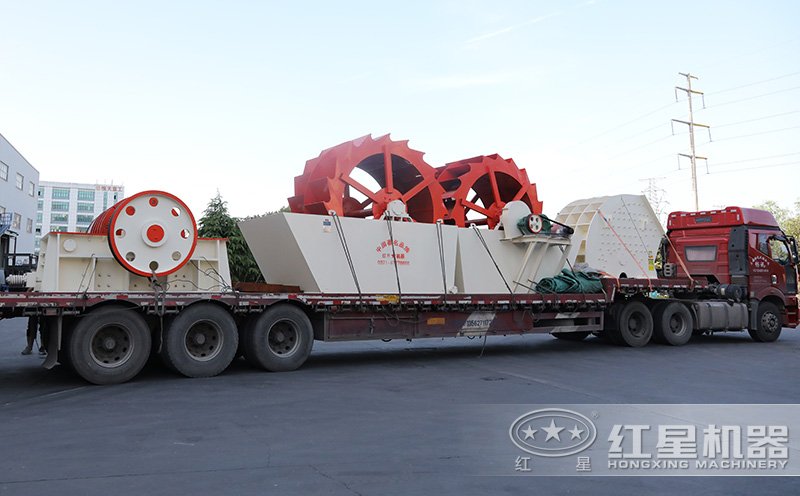 客戶輪式洗砂機裝車發(fā)貨現(xiàn)場