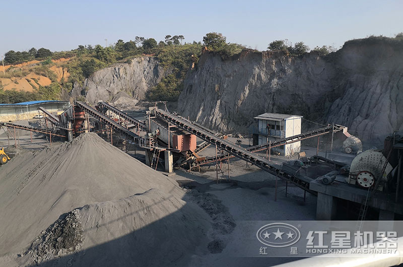 一方石子等于多少?lài)?？哪種固定破碎機(jī)一天能破碎3000多噸的石子？