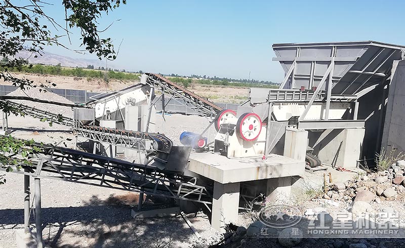 礦山鄂式破碎機(jī)價(jià)格一臺(tái)是多少錢？詳看紅星破碎機(jī)2021新報(bào)價(jià)