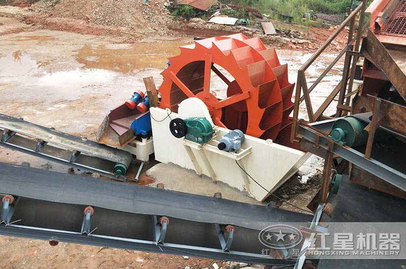 沙包土洗出來的沙好還是河沙好？洗出好沙子的機(jī)器有哪些？