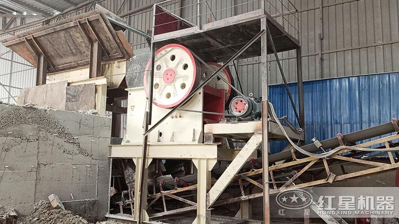 破碎機250x400自重多少噸？有全自動的嗎